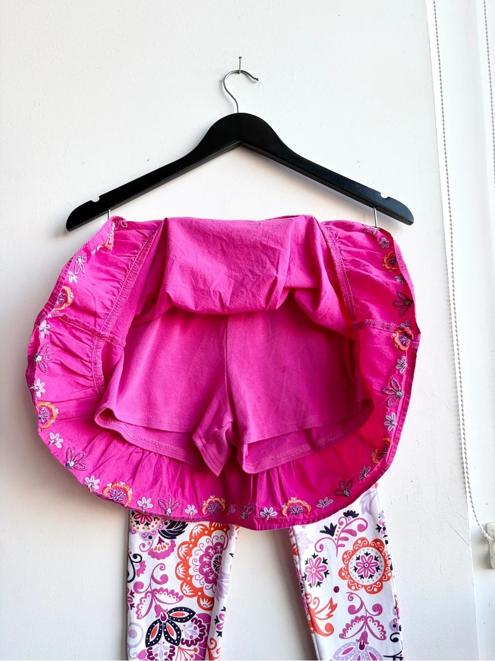 Bundle of 2 pc Gymboree Girls Paisley Leggings and Pink Floral Embroidered Skort